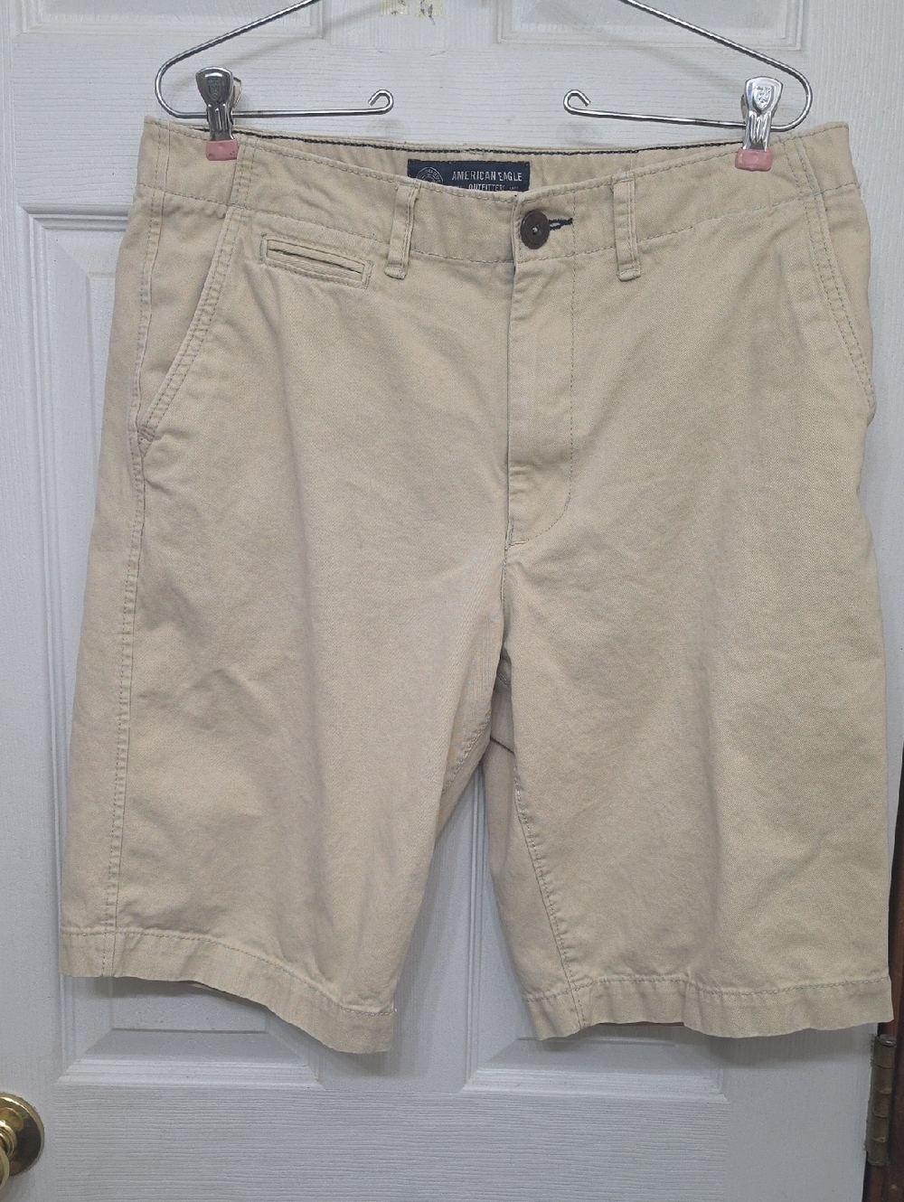 American Eagle Outfitters Men's Beige Flat-Front Chino Shorts